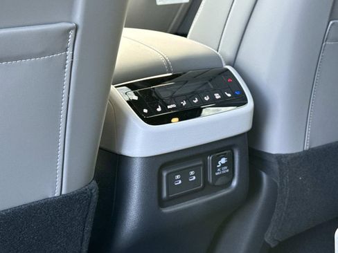 New 2026 INFINITI QX60 Autograph image 17