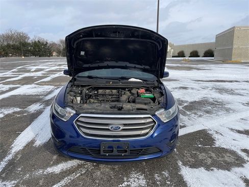Used 2015 Ford Taurus SEL image 16