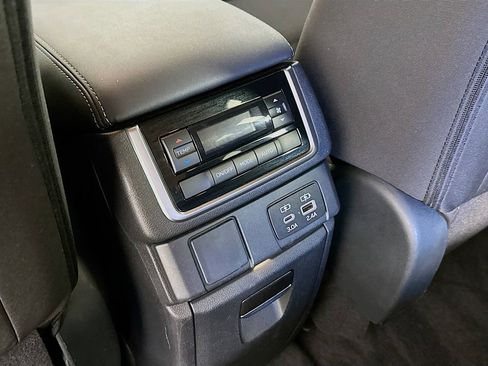 Certified 2024 Subaru Ascent Premium w/ Convenience Package image 32