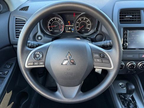 Used 2025 Mitsubishi Outlander Sport ES image 14