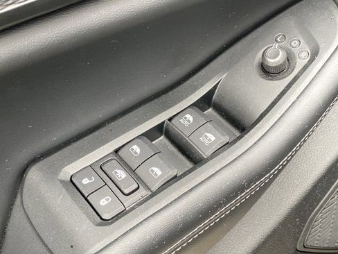 Used 2024 Jeep Grand Cherokee Laredo image 21