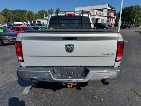 Used 2018 RAM 1500 ST w/ SXT Appearance Group AWD/4WD image 4