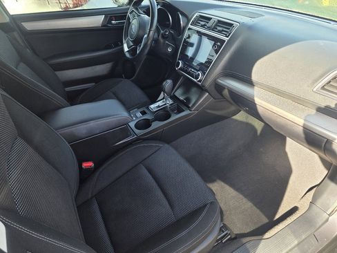Used 2018 Subaru Outback 2.5i Premium image 6