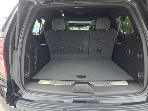 Used 2021 Chevrolet Suburban High Country image 12
