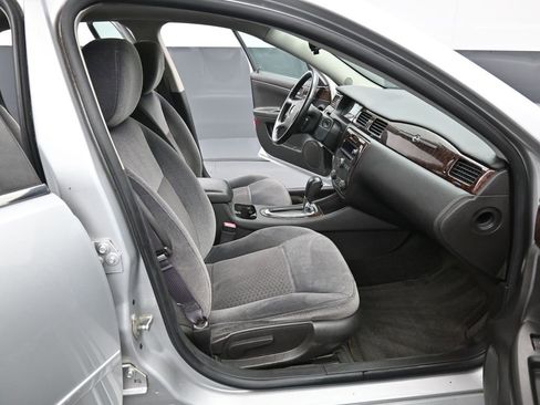 Used 2013 Chevrolet Impala LT w/ LT Sunroof Package image 34