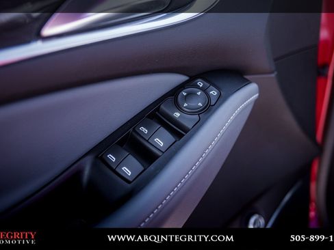 Used 2023 Buick Enclave Essence image 14