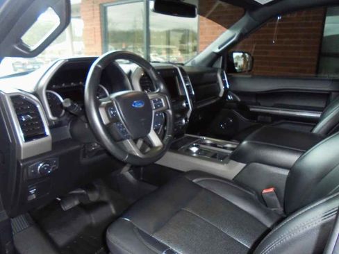 Used 2019 Ford Expedition XLT w/ Equipment Group 201A image 7