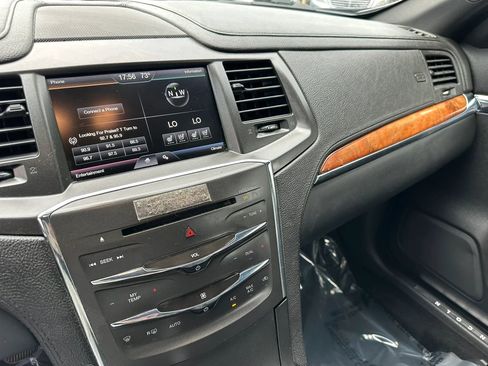 Used 2015 Lincoln MKS FWD image 24