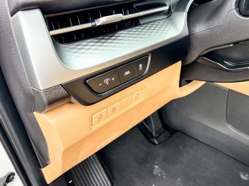 Certified 2024 Kia Carnival LX image 19