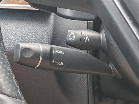 Used 2016 Mercedes-Benz E 350 Sedan w/ Premium Package image 32