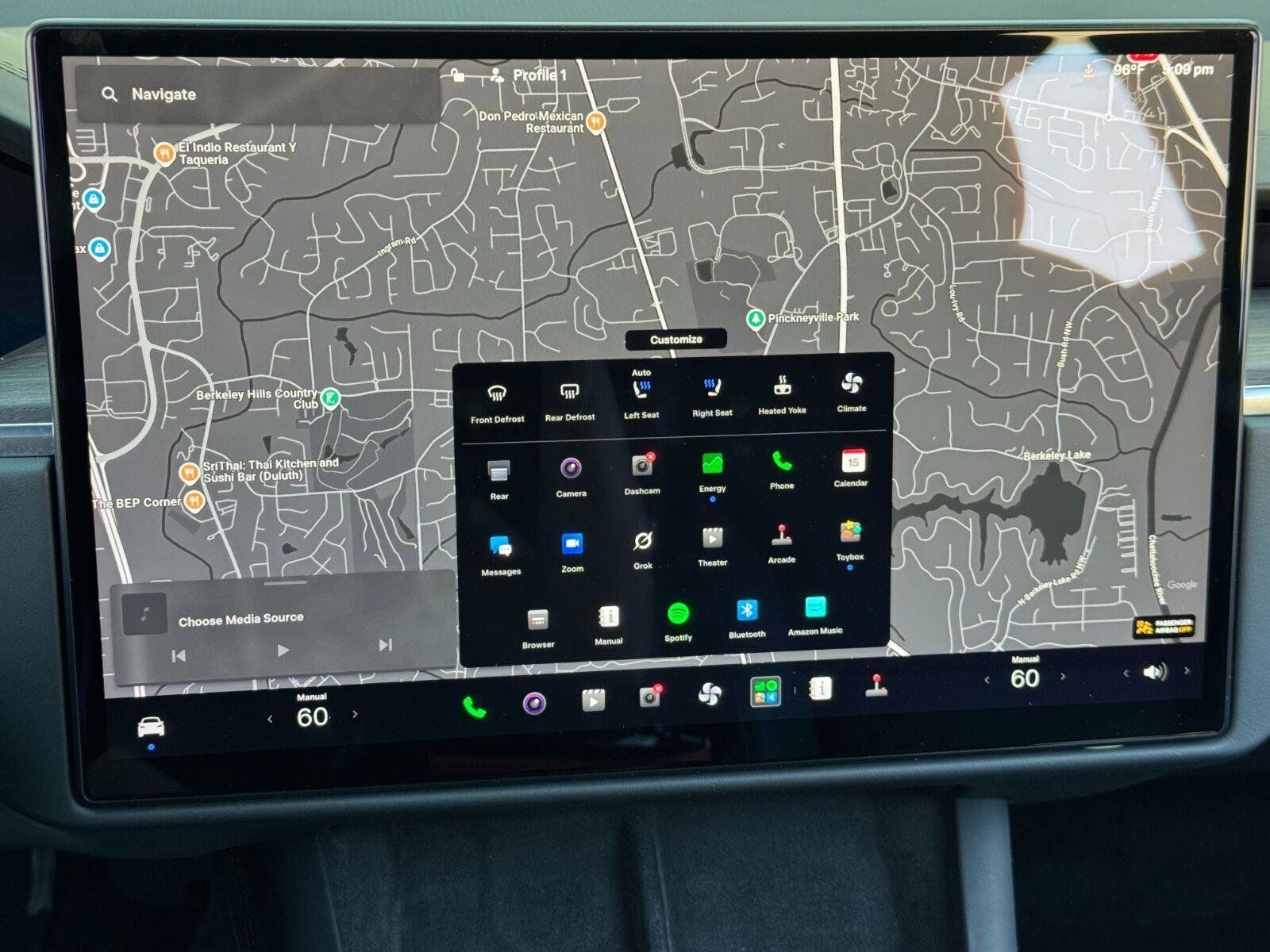 Used 2023 Tesla Model X AWD/4WD image 24