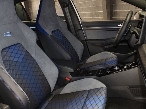 Used 2025 Volkswagen Golf R Black Edition w/ Euro Stye Package image 59