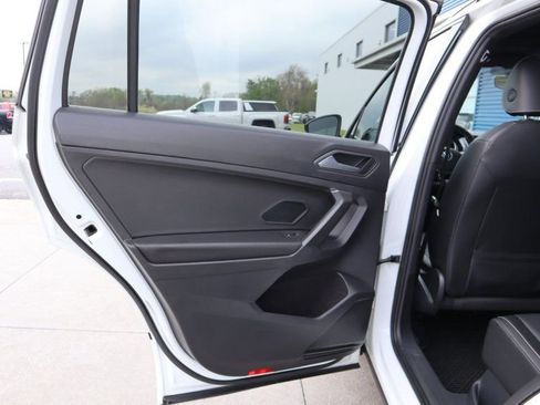 Used 2021 Volkswagen Tiguan SE R-Line AWD/4WD image 17