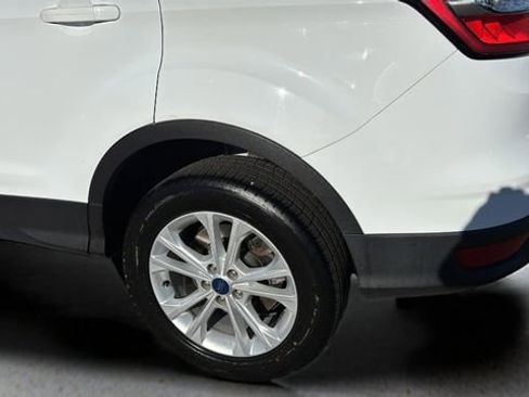 Used 2018 Ford Escape SE image 34