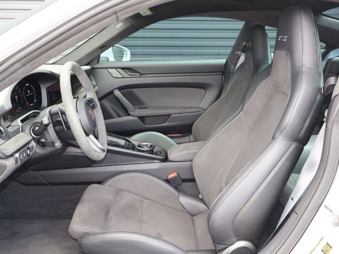 Certified 2025 Porsche 911 Carrera 4 GTS AWD/4WD image 24