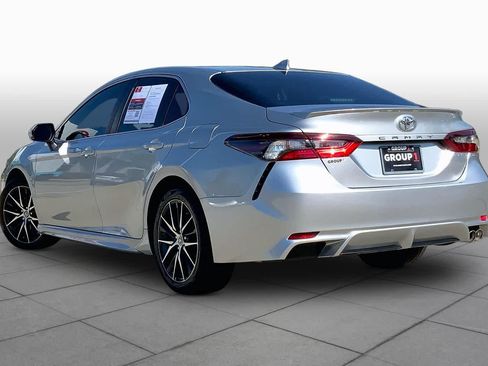 Used 2022 Toyota Camry SE FWD image 11