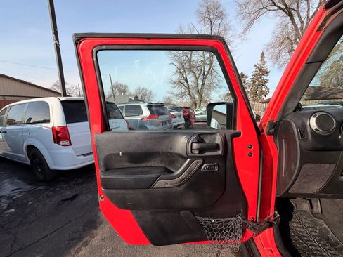 Used 2013 Jeep Wrangler Sahara AWD/4WD image 12