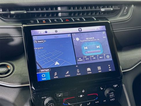 Used 2025 Jeep Grand Cherokee L Limited w/ Black Appearance Package image 27