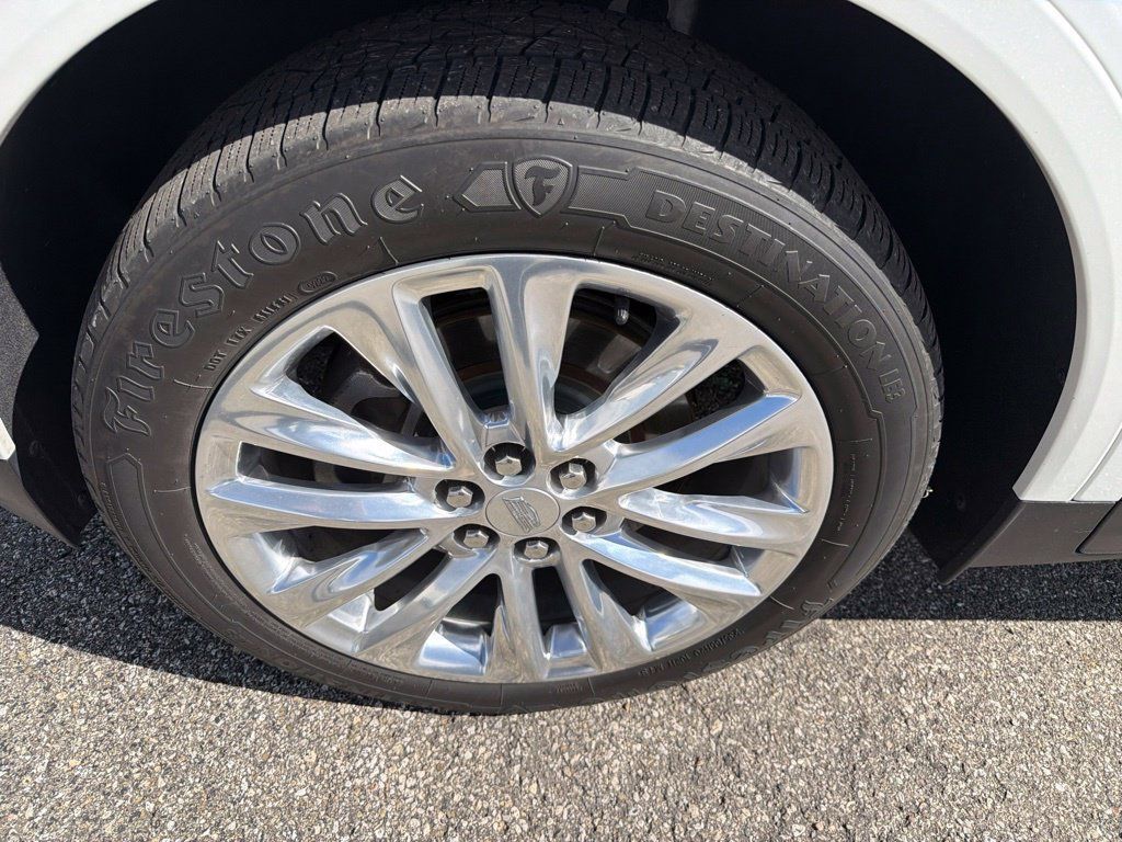 Used 2018 Cadillac XT5 Platinum w/ Driver Assist Package AWD/4WD image 13