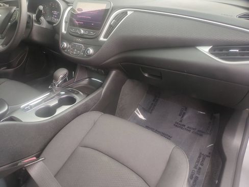 Used 2024 Chevrolet Malibu LT FWD image 19