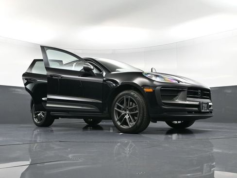 Certified 2024 Porsche Macan Turbo image 37