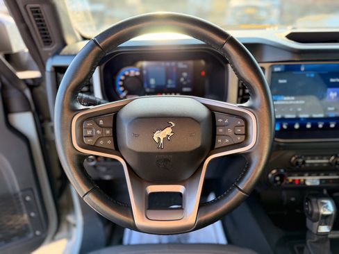 Used 2023 Ford Bronco Outer Banks image 11