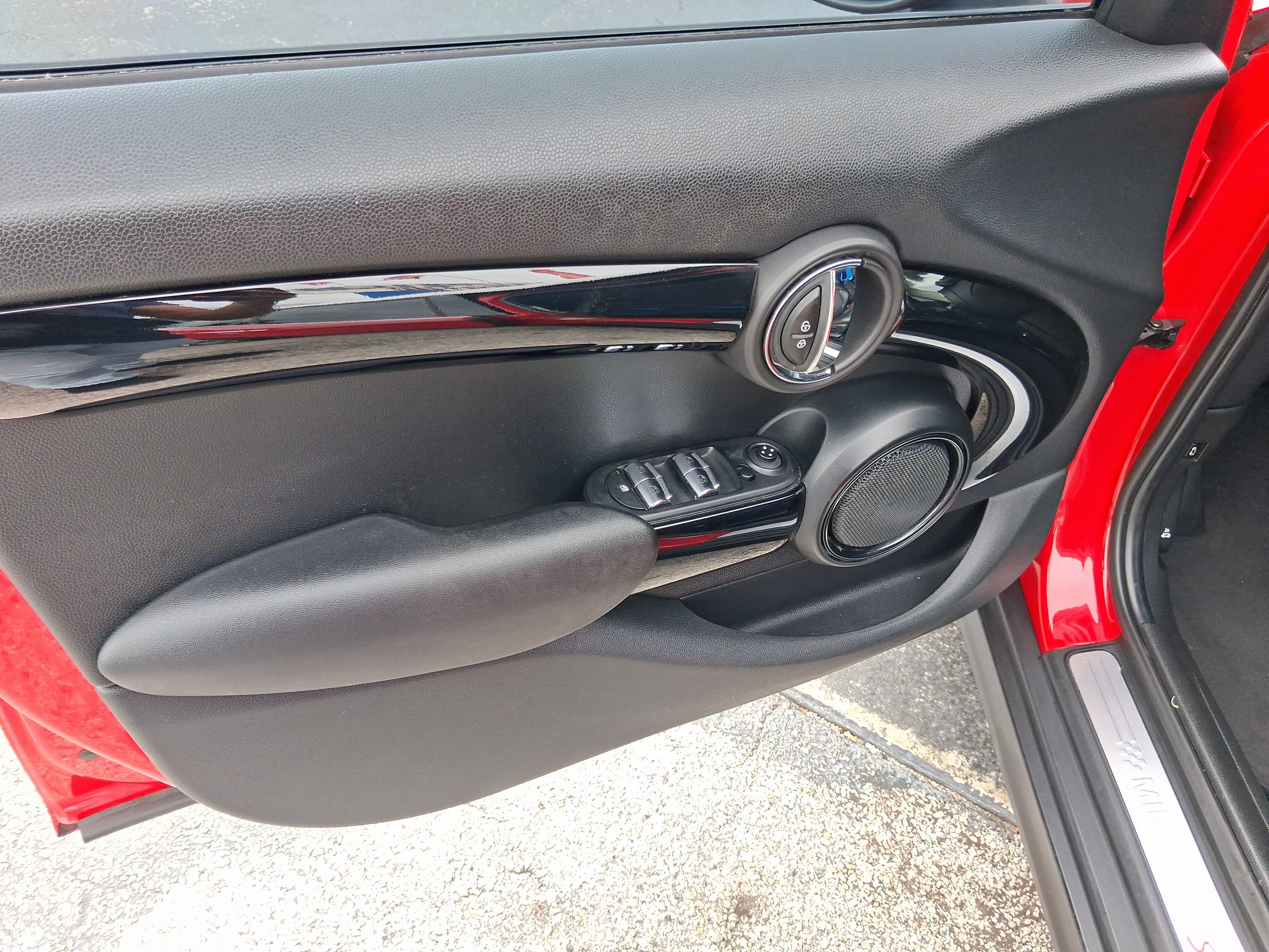 Used 2019 MINI Cooper S FWD image 11