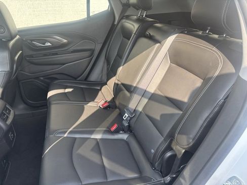 Used 2022 GMC Terrain SLT image 25