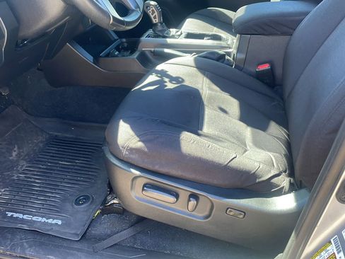 Used 2021 Toyota Tacoma TRD Off-Road image 13