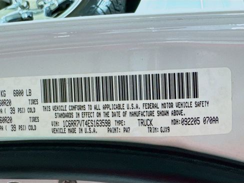 Used 2014 RAM 1500 Laramie w/ Convenience Group image 25