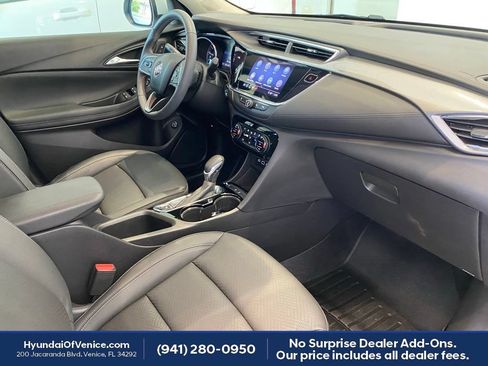 Used 2022 Buick Encore GX Essence w/ Experience Buick Package FWD image 29