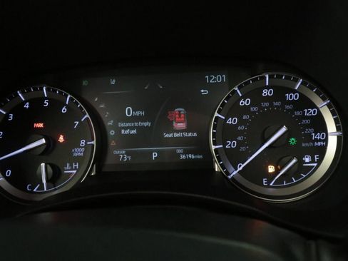 Used 2022 Toyota Highlander XLE image 18