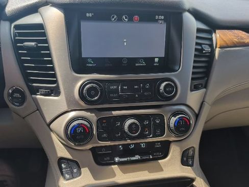 Used 2015 GMC Yukon Denali w/ Premium Package AWD/4WD image 23