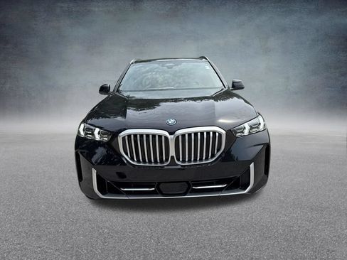 New 2026 BMW X5 xDrive50e w/ Climate Comfort Package AWD/4WD image 8