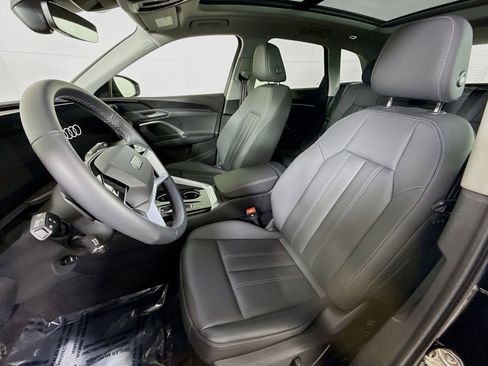 Certified 2025 Audi Q5 Premium w/ Convenience Package image 5