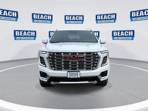 Used 2025 GMC Yukon Denali AWD/4WD image 3