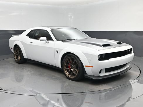 Used 2023 Dodge Challenger SRT Hellcat RWD image 1