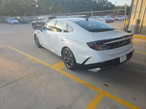 Used 2025 Hyundai Sonata SEL FWD image 8