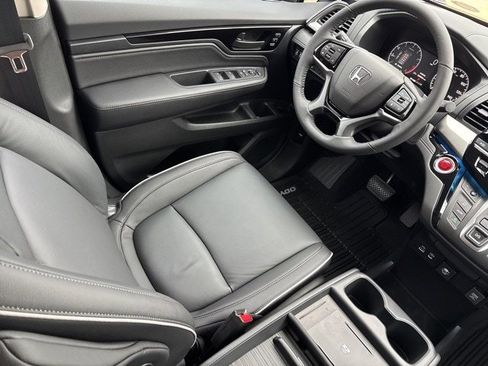 New 2026 Honda Odyssey Touring image 14