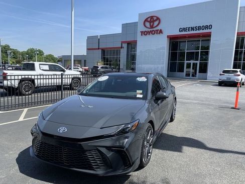 Used 2025 Toyota Camry XSE FWD image 1