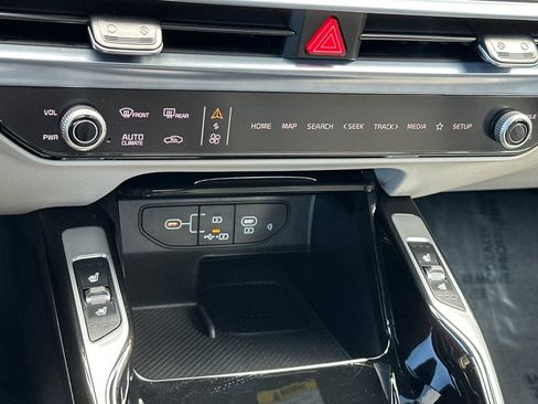 Certified 2025 Kia Sorento SX Prestige image 26