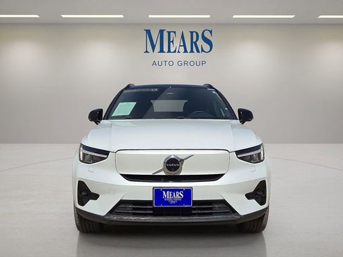 Used 2023 Volvo XC40 Recharge Plus w/ Protection Package Premier image 9