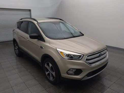 Used 2017 Ford Escape SE w/ Equipment Group 201A FWD image 13