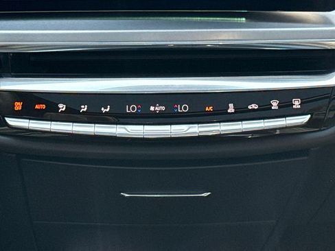 Used 2024 Cadillac Lyriq Luxury AWD/4WD image 21