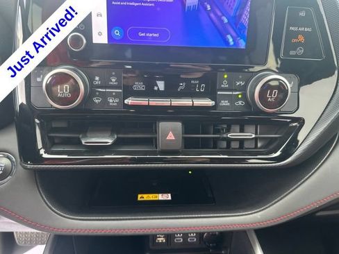 Used 2023 Toyota Highlander XSE FWD image 24