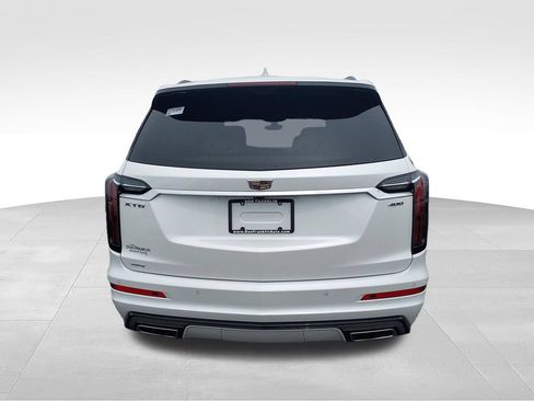 Used 2023 Cadillac XT6 Sport w/ Technology Package AWD/4WD image 4