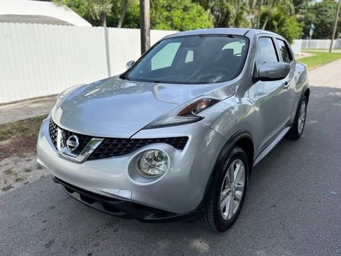 Used 2015 Nissan Juke SV FWD image 5