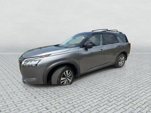 Certified 2023 Nissan Pathfinder SL w/ Black Appearance Package AWD/4WD image 4
