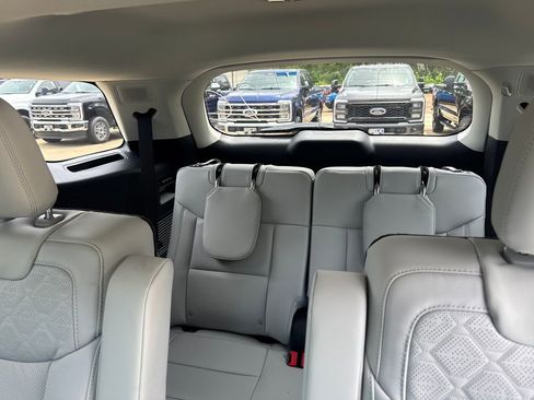 New 2026 Ford Explorer Platinum AWD/4WD image 22