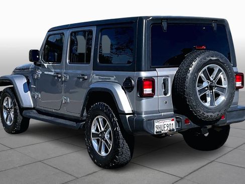 Used 2018 Jeep Wrangler Unlimited Sahara image 11